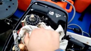 Снятие маховика проверка люфта коленвала,замена толкателя на Johnson10