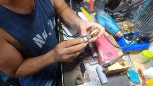 Как переделать фонарик из мусорки на батарейку от электронной сигареты 18650