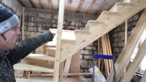 Деревянная лестница в другой регион на заказ с поворотом на 90 градусов.