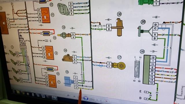 ВАЗ 2112 проблемы с холостым ходом. То сама газует, то глохнет. смотреть онлайн