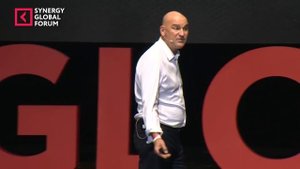 Два сценария жизни. Радислав Гандапас на Synergy Global Forum 2015