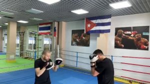 Встречный левый в корпус с переводом на голову