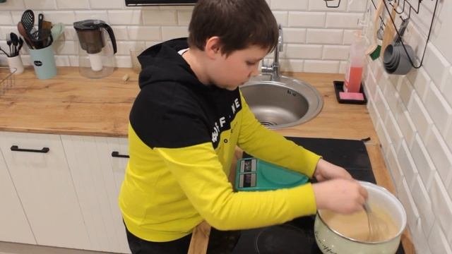 Грузинская Чурчхела от Кирюхи из орехов и сухофруктов. Сникерс отдыхает.