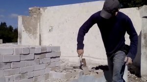 демонтаж кирпичной кладки и укладка кирпича в поддоне
