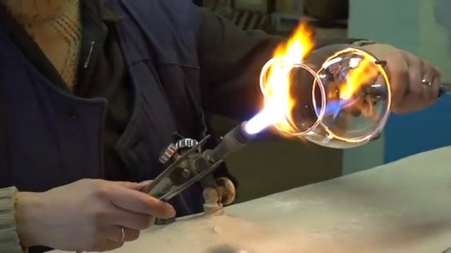 Васильевский Стекольный завод.Стеклодувы Аппаратурного цеха.