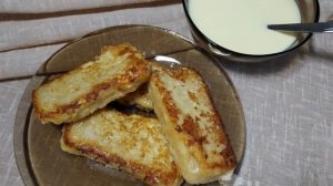 Гренки с молоком и яйцом жареные на сковороде
