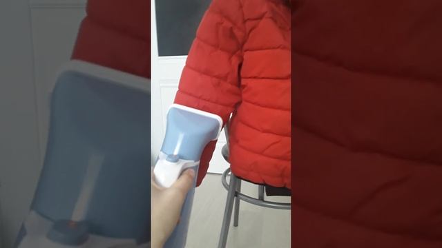 "Отпарила детскую куртку. Обзор ручного отпаривателя kitfort kt-934-1" смотреть онлайн