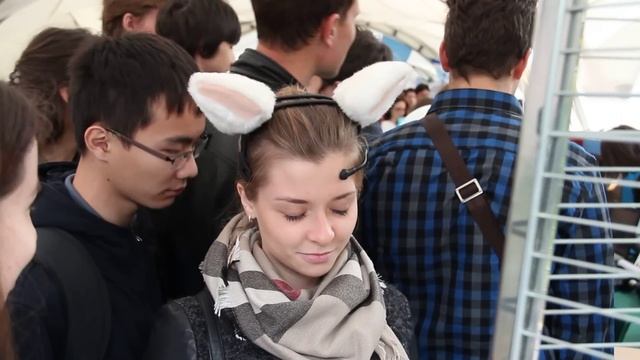 Просто красивая девушка с кошачьими ушками