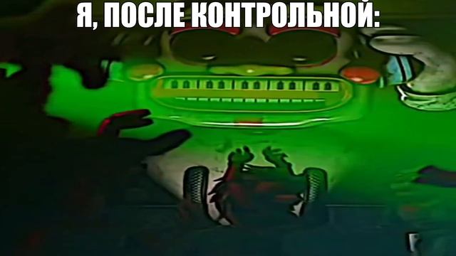 Я: слушаю музыку в наушниках, когда один дома