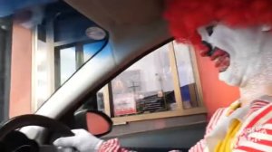 Ronald McDonald VS Cookie Monster   Рональд МакДональд против Коржика  Русская озвучка   480 X 854