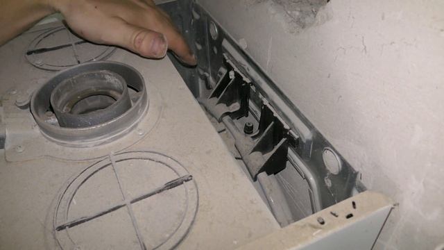 Замена расширительного бака в котле Ariston BS II 24ff [№98] смотреть онлайн