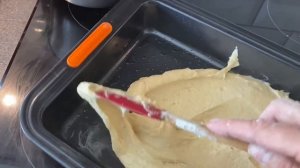 Быстрый и очень вкусный пирог с ревенем на кефире.