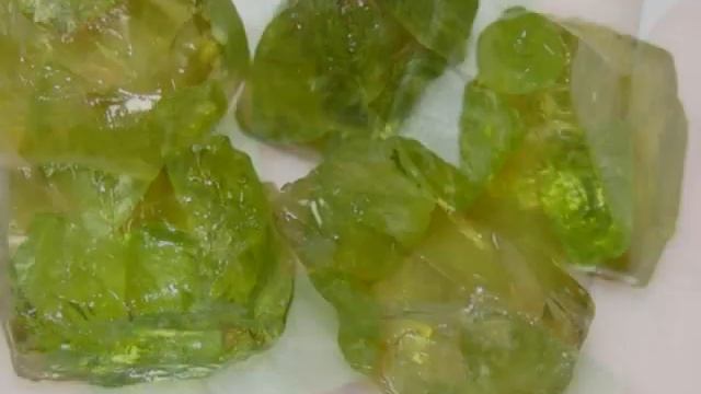 Gemstones - Сhrysolite (хризолит).... смотреть онлайн