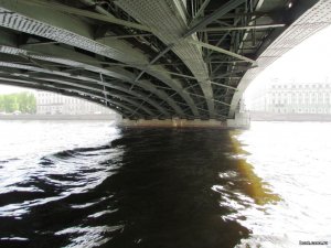 Катер Бычок. Осень в Санкт-Петербурге.