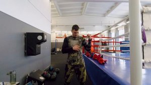 Боковой удар в боксе!