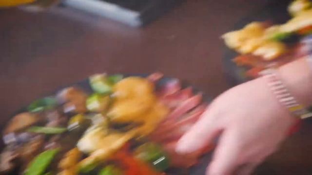 Раклет в Dizyngoff смотреть онлайн