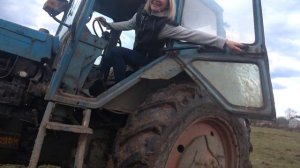 мтз 80 с мостом газ 66 4х4 за рулем Девушка