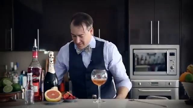Martini Rosato Spritz How To Mix Drinks Network смотреть онлайн