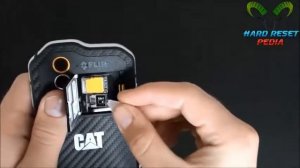 Caterpillar CAT S60 Insert The SIM Card