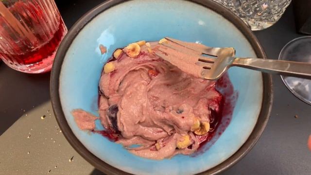 Обзор на ресторан "Кококо Бистро" Что делает бургер в меню "casual" русской кухни? смотреть онлайн