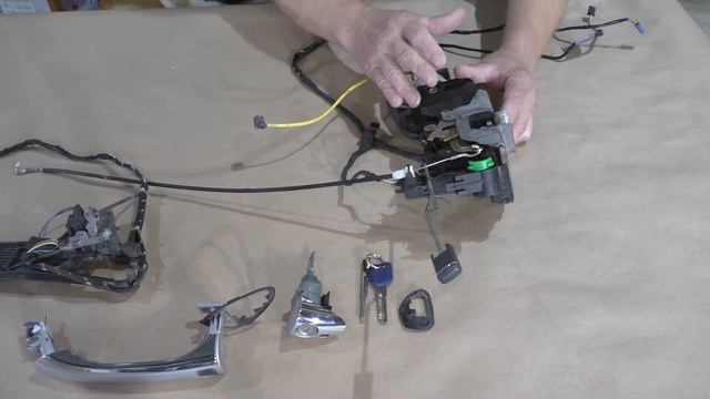 Мерседес W215 Замок двери # door lock смотреть онлайн