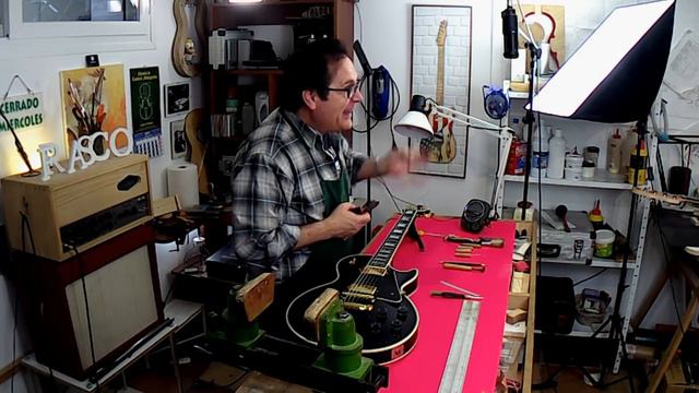 👀 Gibson les Paul custom 🛠 Ajustando la Cejuela de bronce.😍 Luthería смотреть онлайн