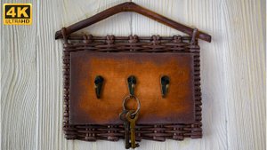 Плетеная ключница.