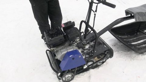 Компактный мотобуксировщик Белка 8 л.с. Покатушки, обзор конструкции.