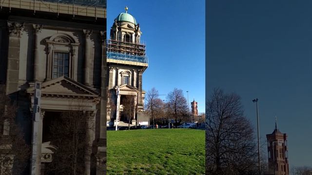 Возле Берлинского кафедрального собора. Германия/Near the Berlin Cathedral. Germany