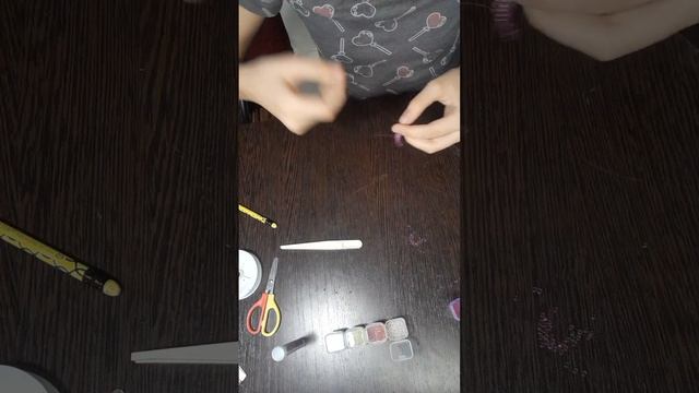 Колечко с кошачьими ушками из бисера в технике крестик.