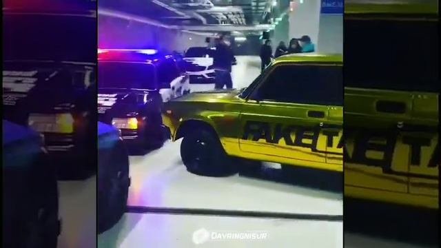 полицейские машины