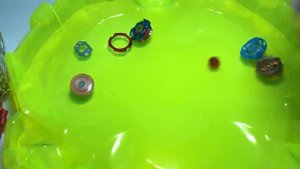 САМАЯ ОГРОМНАЯ АРЕНА В МИРЕ ДЛЯ БЕЙБЛЭЙДА!!! Бейблэйд Бёрст / Beyblade Burst