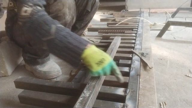 Как сваривать маленькие детали ровно смотреть онлайн