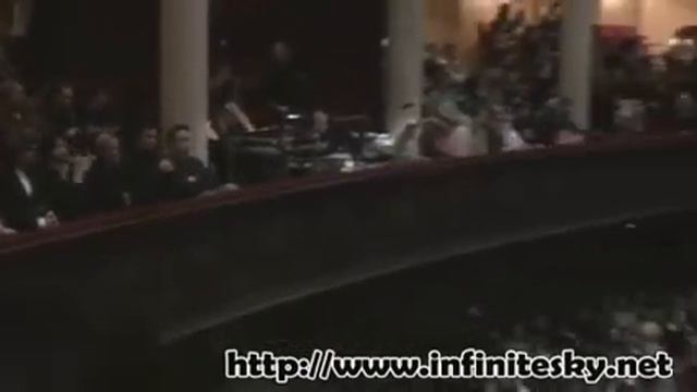 Distant Worlds Stockholm 4/12/2007 Uematsu watching the show смотреть онлайн