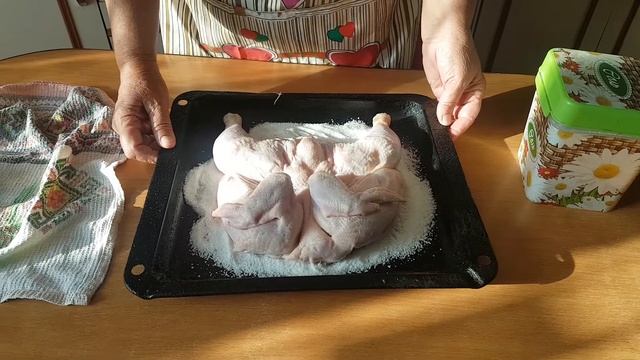 Курица на соли!  Самый диетический способ запекания курицы