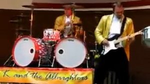 Барабанщик отжигает