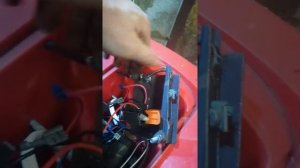 Механизм газа детского электрического квадроцикла
