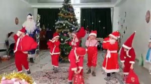 танец дед морозиков