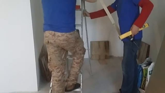 Монтаж дверей-купе. Крепление балки для будущего натяжного потолка. смотреть онлайн