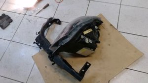 Как я другу  помогал BMW E90 2006 Замена стекла фары.