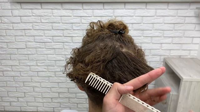 Мужская стрижка на кудрявые волосы. Техника градация / Haircut for curly hair
