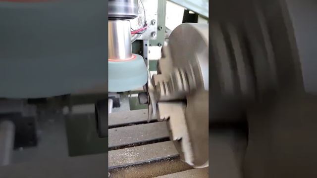 Sharpen the meat grinder blade with a milling machine