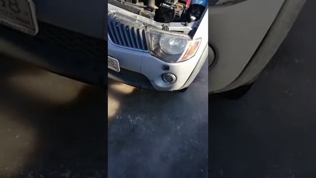 Замена лампы Mitsubishi l200 смотреть онлайн