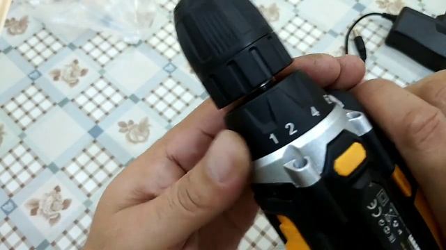 Распаковка и обзорчик шуруповерта "DEKO DKCD 12FU-Li" и сверел по металлу "ИНТЕРСКОЛ". смотреть онлайн