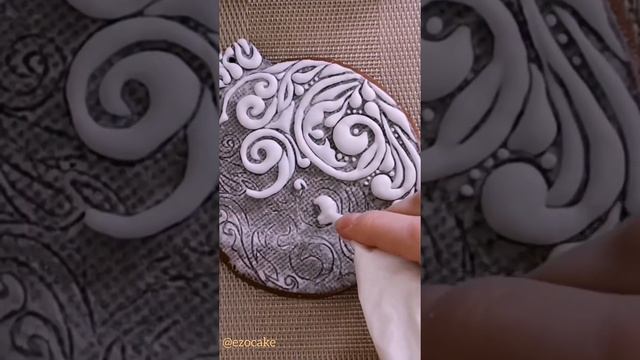 Роспись имбирных пряников. Ёлочная игрушка своими руками. Имбирный пряник.