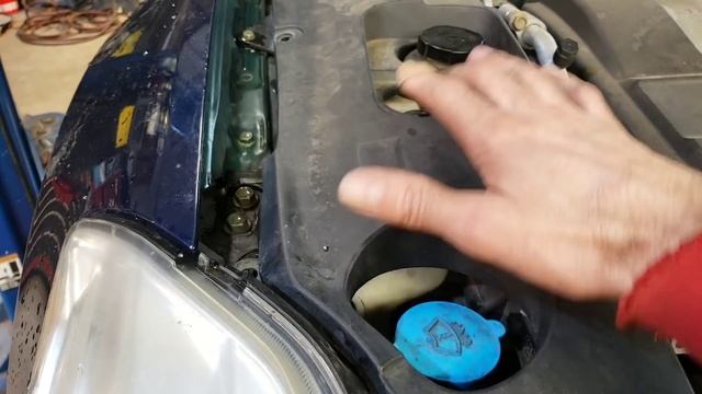 How hard can it be to change a Maxima headlight bulb? смотреть онлайн