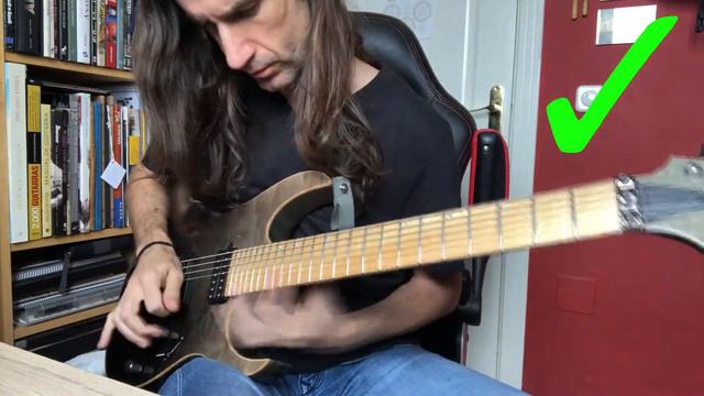 Whitesnake - "Cheap and Nasty" solo. (A great Test for Tremolo Systems...) смотреть онлайн