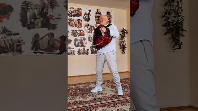 На часах ноль-ноль