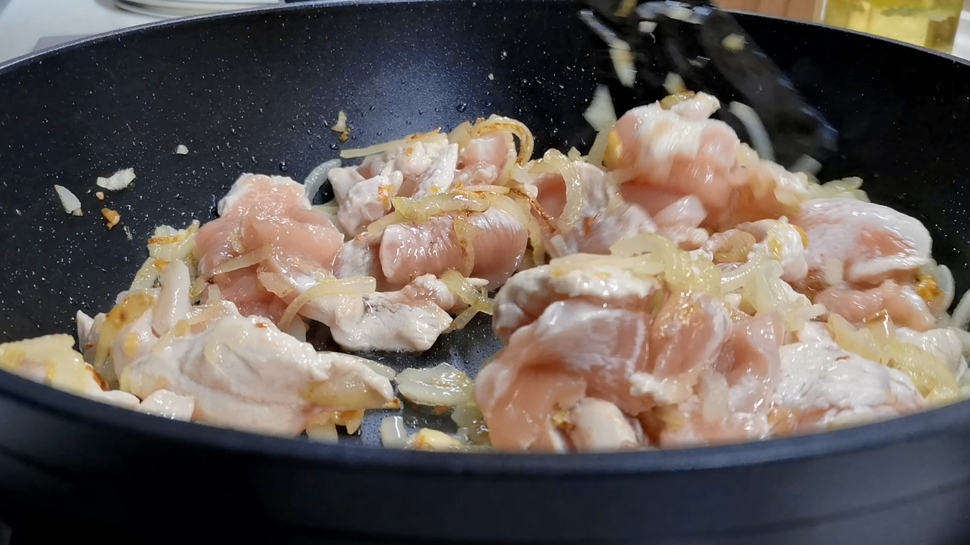 Закупаю КУРИНУЮ ГРУДКУ килограммами, буду готовить часто и много. КУРИЦА ПО-ГРУЗИНСКИ за 20 минут!