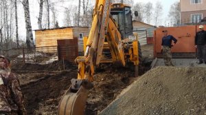 Траншея под фундамент . Своими руками и трактором .